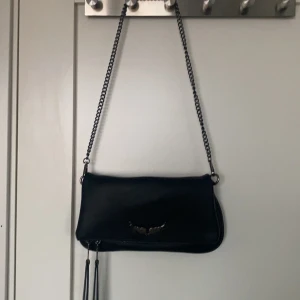 Zadig väska  - En svart zadig väska har nästan aldrig använt och helt ny. Skriv privat för fler bilder eller frågor 😌