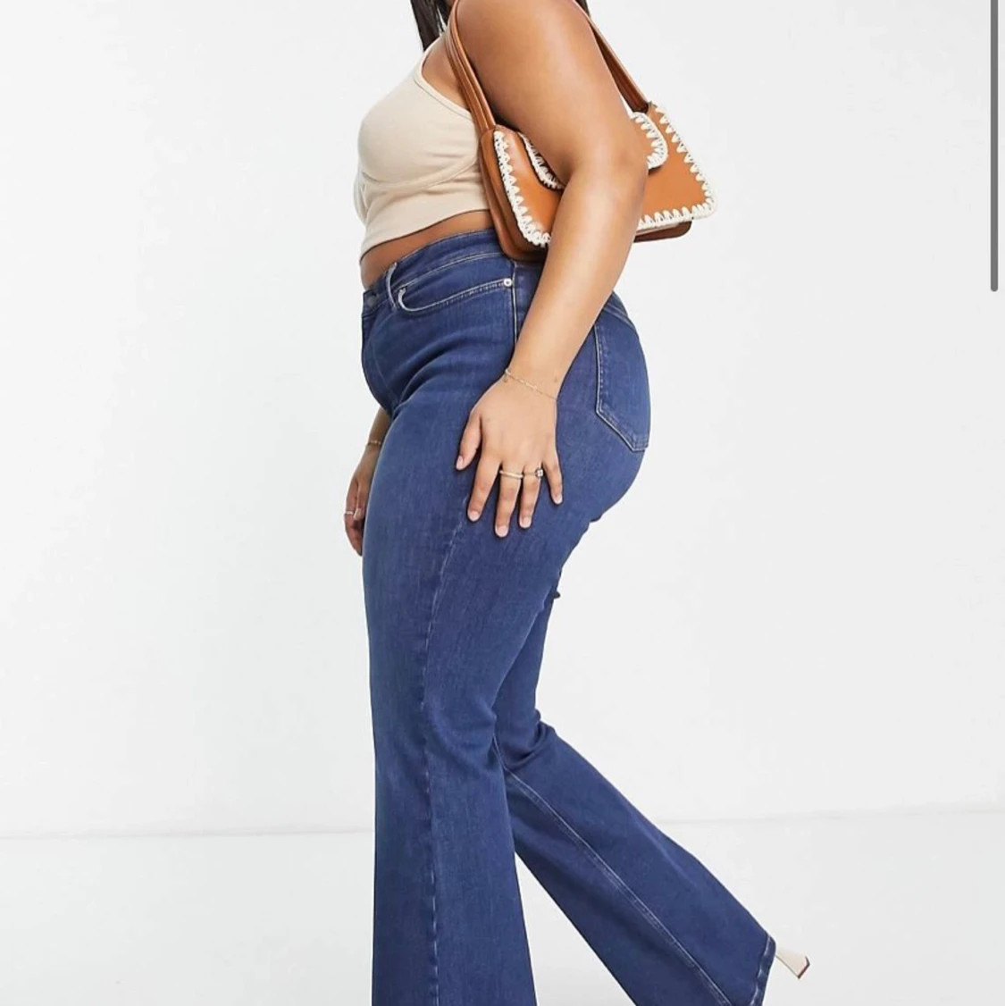 Oanvända mörkblå flare jeans  - 91