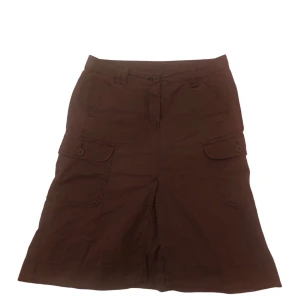 brun y2k kjol  - supersöt brun kjol!                                                                    OBS! KLICKA INTE PÅ ”KÖP NU” UTAN ATT PRATA MED MIG INNAN.