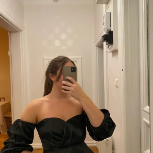 Festtopp - Svart festtopp