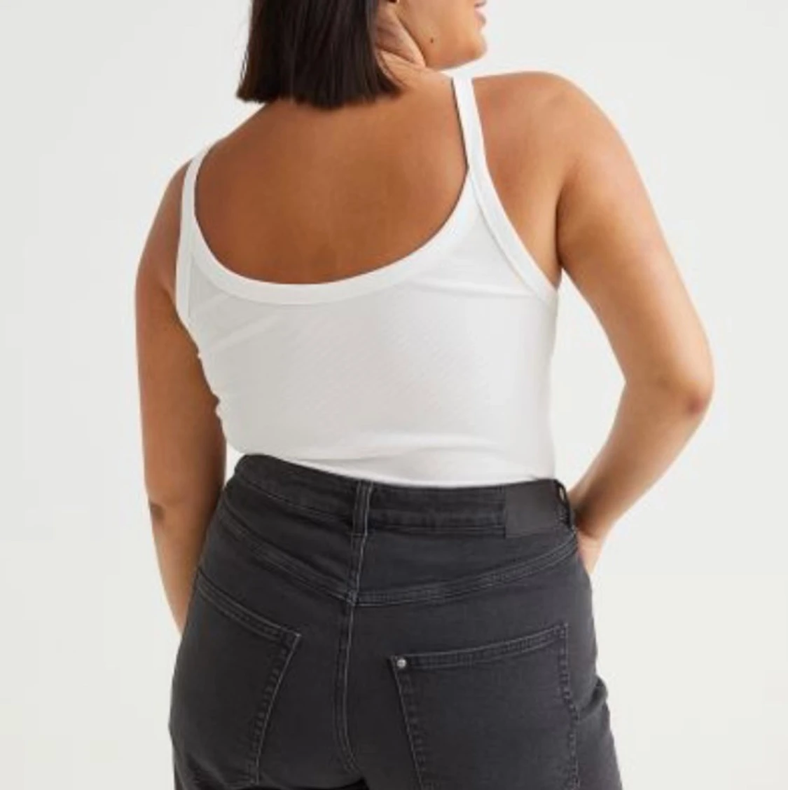 Oanvända högmidjade shorts - 90