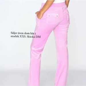 Juicy couture byxor - Säljer dom här såå fina juicy couture byxorna i färgen orchid då dom tyvärr är försmå. Slutsålda på hemsidan och ska utgå i den färgen. Helt nya och oanvända dock är prislappen borttagen, endast testade. 💘