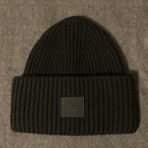 Acne mössa - Acne studios mössa i fint skick från 2019, Inga defekter! 