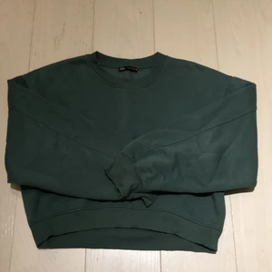 Zara tröja - Fin grön tröja från zara,i ett gott skick!