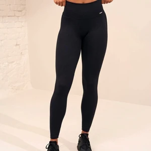 Aimn, black ribbed seamless tights  - Tights ifrån Aimn i storlek M. Passar mig som har S/M. Använda 1-2 gånger. Säljer pga har flera par! 
