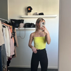 Limegul/ grön top från Gina! - Kom med prisförslag om du är intresserad!🌼