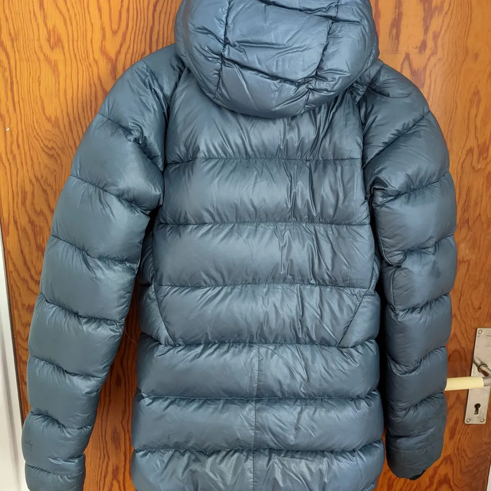 Brand: Bergans  Bought last year and worn over the winter so in great condition.  It's a super cosy jacket that definitely keeps you warm. Bought orginially for 2000kr, open to offers of course.  . Jackor.