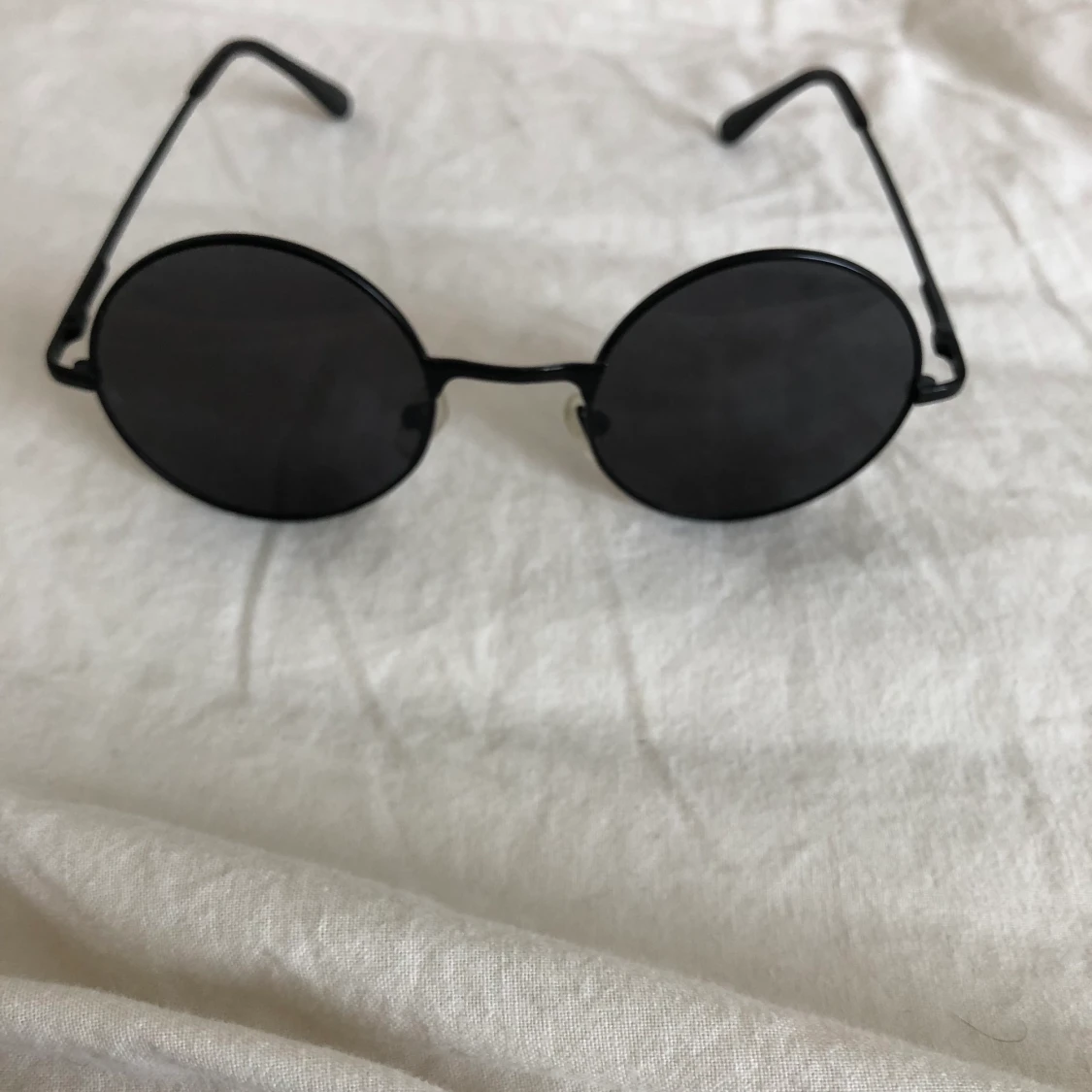 Svart runda solglasögon  - 90