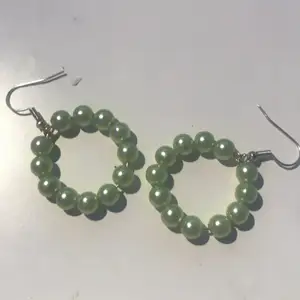 Earrings with green pearls🕊😊