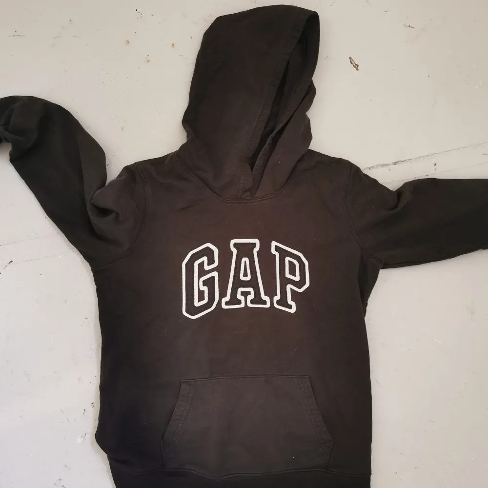 Hoodie GAP strl M bra skick. . Hoodies.