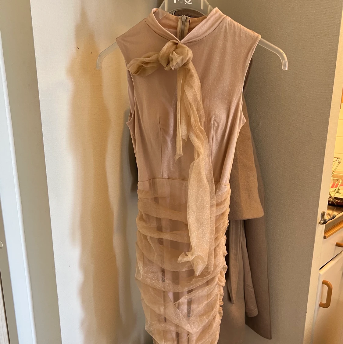 Party dress with pads