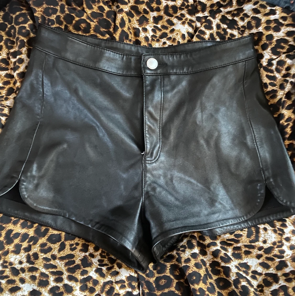 Fakeläder shorts