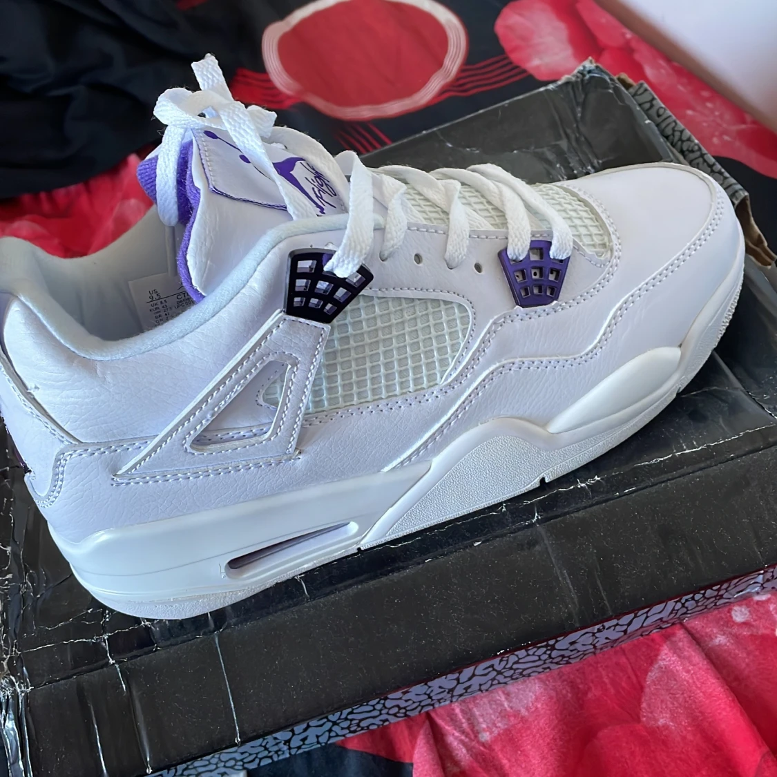 Jordan 4 Metallic purple