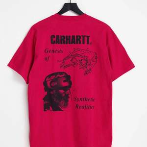 En Carhartt T-shirt i oöppnad förpackning, nyskick. Storlek M. Nypris: 649kr - Mitt pris: 199kr. Köparen står för frakt. Har du frågor, tvivla inte på att höra av dig! :)