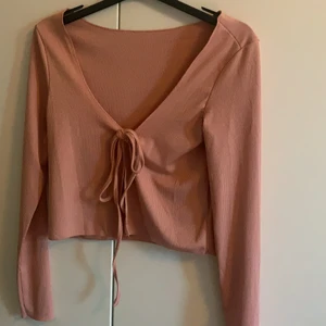 Kofta - Jag säljer en fin liten kofta från Shein