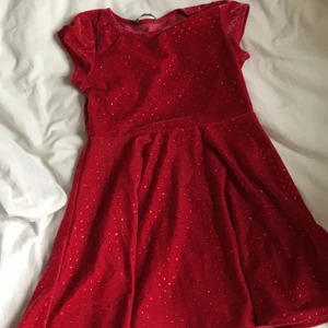 Röd klänning  - bra skick