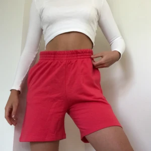 Rosa shorts  - Säljer pga att jag ej använder 