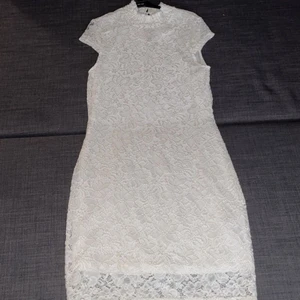 Helt ny klänning  - Helt ny klänning i storlek M 75kr+ frakt