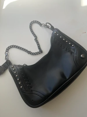 svart väska - svart enkel väska som passar till allt 🧚🏽‍♀️💓💓