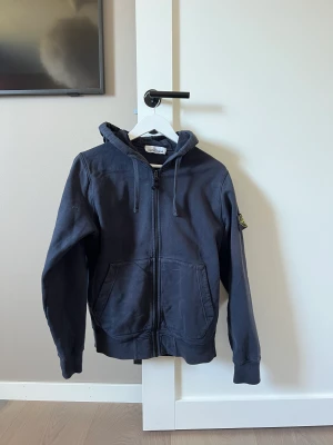 Stone Island - Blå Stone Island hoodie Bra skick 
