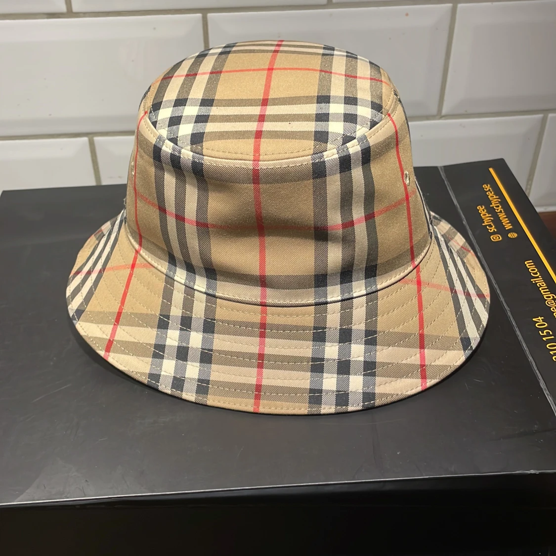 Burberry hatt 