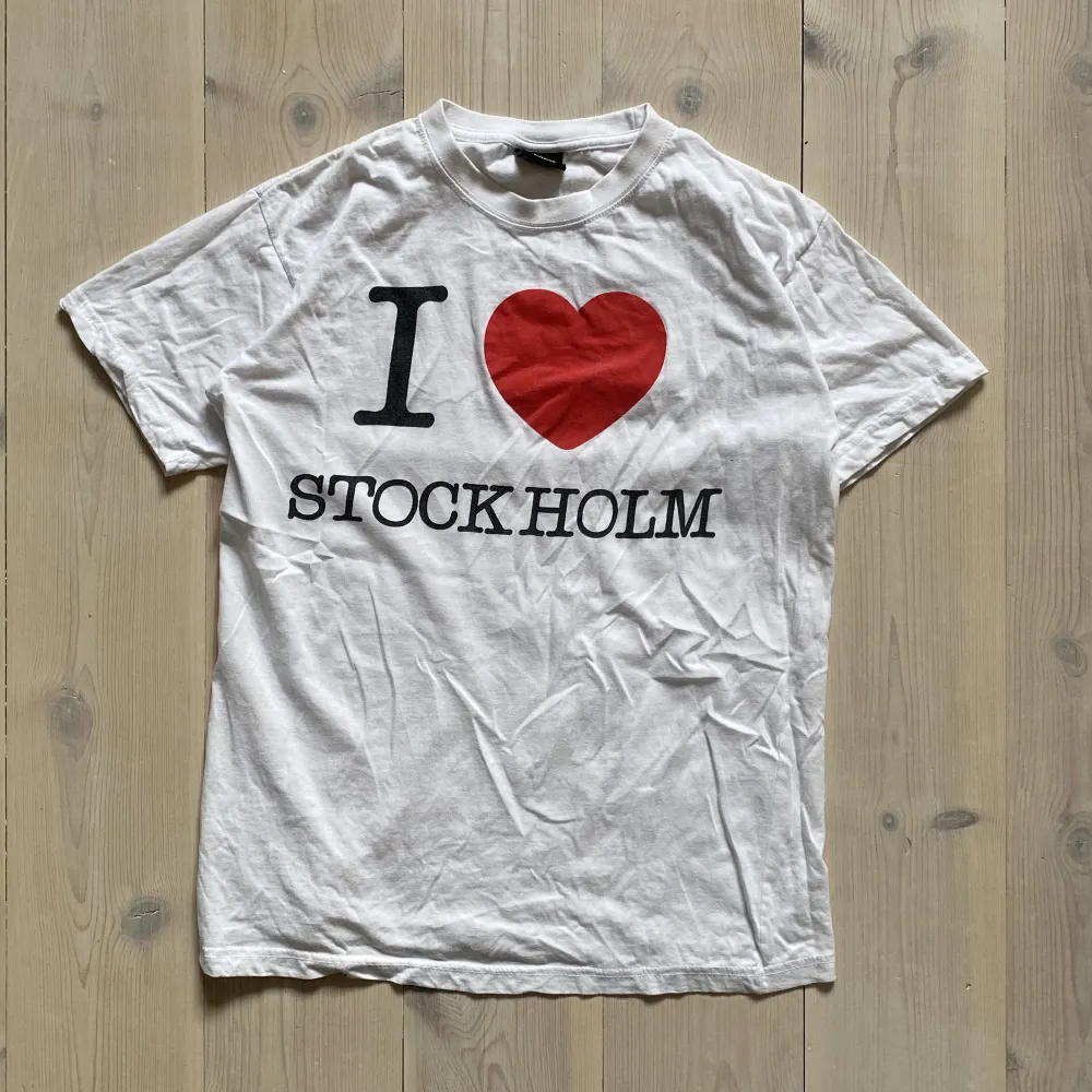 Storlek M, sjukt fin take på klassiska I love newyork trycken / I love nyc. T-shirts.