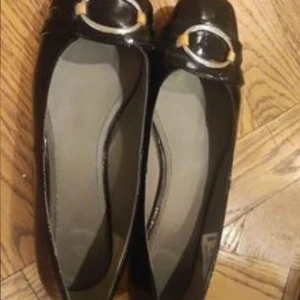 Ballerina stl 41 - I nyskick. Se bild 3 för pris i butik .  