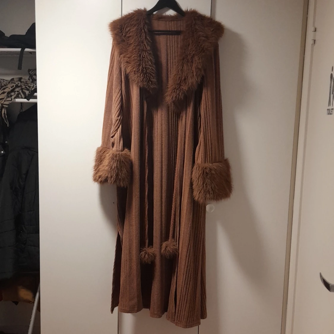 Långkofta med Detaljer