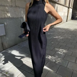 IMPERIA STYLEIN - Stylein Imperia dress helt oanvänd med prislapp säljes. Strl: M, helt slutsåld överallt. Vid snabb affär kan priset sänkas något.