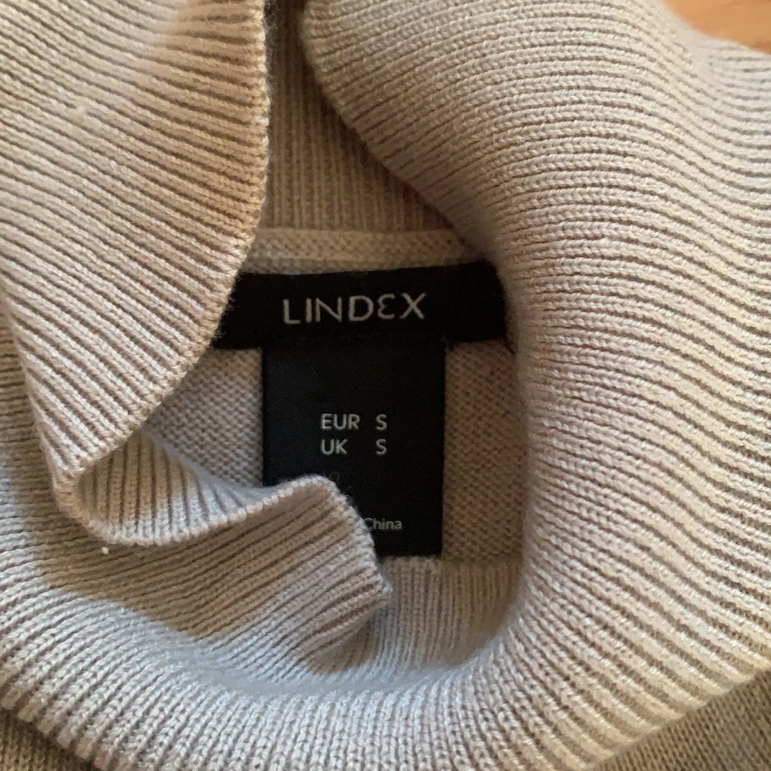 Stickad t-shirt  - 91