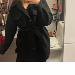 Jacka  - Säljer denna jättefina kappan ifrån NA-KD i storlek xs ( lånad bild) ❤️ 