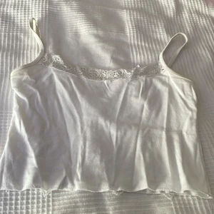 Topp - Super fin topp från hm som jag tyvärr tycker är lite för kort för mig 