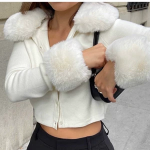 Mimmi A.R x NAKD - Helt ny med lappar på, aldrig använd i strl xxs men passar mig som har xs/S. Alla storlekar helt slutsålda på hemsidan. 