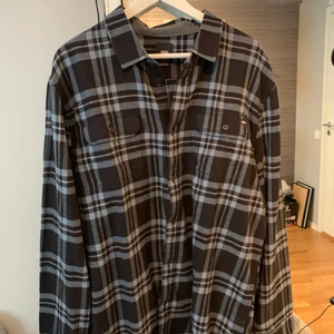 VANS SKJORTA - Helt oanvänd med lapp kvar! Strl XL herr så riktigt najs oversize! 