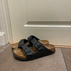 Birkenstock - Birkenstock i storlek 41 i bra skick, kostar 950kr nya säljer för 600kr