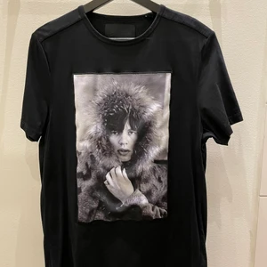 Limitato tröja - Limitato tröja i storlek S. Använd 2 gånger.  Kostar 1500kr ny säljer för 600kr