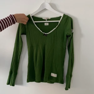 Odd Molly tröja  - Såå söt tröja från odd molly i en härlig grön färg, superbra skick! Passar S-M🍃