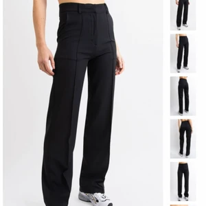 V2 perfect fit suit pants  - Har ett par av dessa populära byxor från madlady som tyvärr är för små. Använda ett fåtal gånger. EU32 L28. 300 + frakt <3