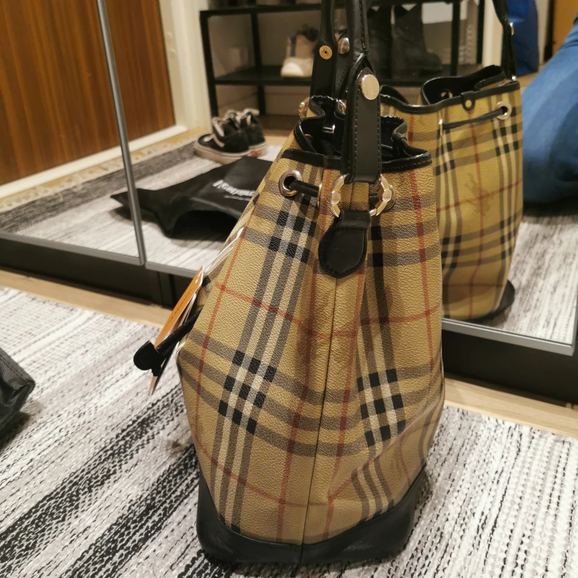 Burberry bucket bag - 90