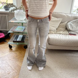  Low waisted jeans  - säljer dessa super snygga Low waisted Jens💘💘💘