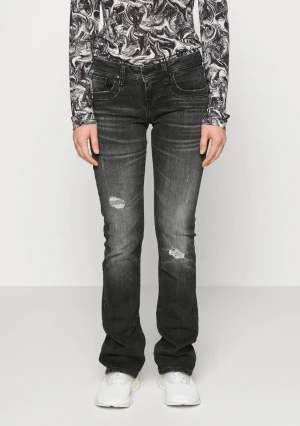 Ltb valerie jeans - Säljer dessa fina Ltb jeansen, väldigt sparsamt använda!🤍 budgivning om det blir stort intresse 