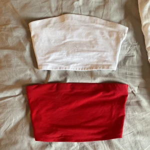 Toppar - 2 stycken toppar utan band från lager 157 och H&M. Använder inte därav säljs dem. 20kr styck