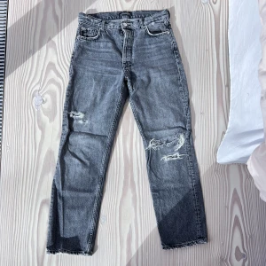 Gråa jeans - Super snygga jeans från Zara. 
