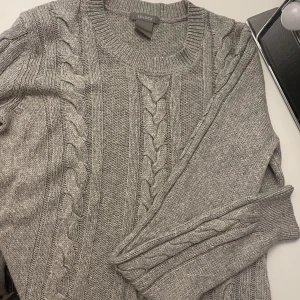 Supersnygg stickad tröja från lindex🤍 använd få gånger! - Superskönt material!🤍