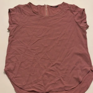 Rosa blus - Rosa blus med dragkedja bak