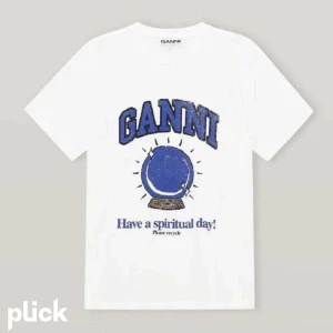 Ganni t shirt - Ganni t shirt, oanvänd, nypris 800 mitt pris 490 ❤️