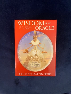 Orakelkort - Säljer nu dessa wisdom of the oracle kort. Korten är endast öppnade och säljer då dom inte har kommit till användning. Det finns 52st kort och en guidebok! Köpta för 200kr. Tveka inte kontakta mig vid fungeringar!❤️