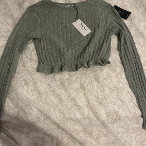 Tröja  - En oanvänd tröja från Na-kd. Jätte fin men kommer tyvärr inte till användning 