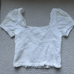 Broderad topp smock - Topp från Mango - Använd enstaka gånger - Fint skick 