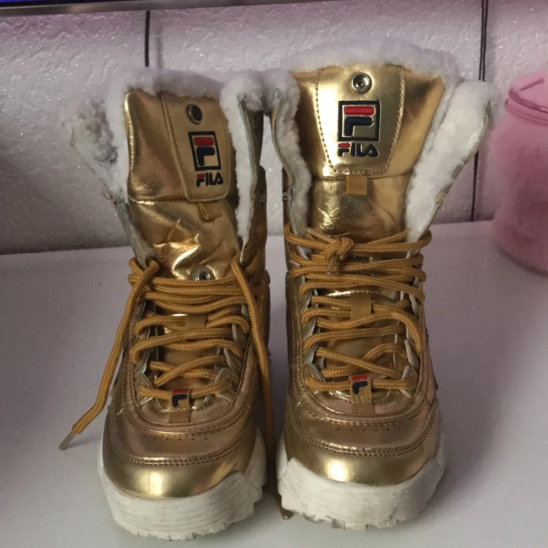 Det är ett par vinter skor Storlek 31 